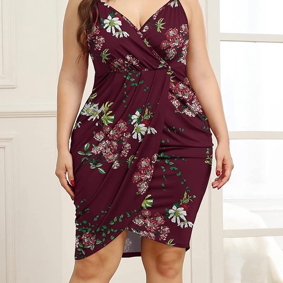 NWT Party Dress! Deep V-Neck, Body-con, Faux Wrap with Tulip Hem - Picture 3 of 7